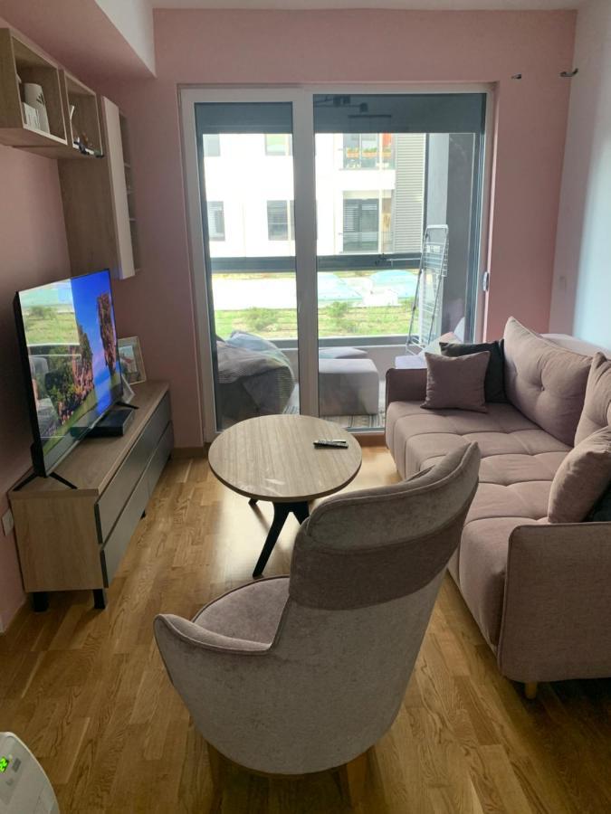 Pink Modern Apartment Скоп'є Екстер'єр фото