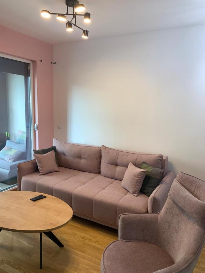 Pink Modern Apartment Скоп'є Екстер'єр фото